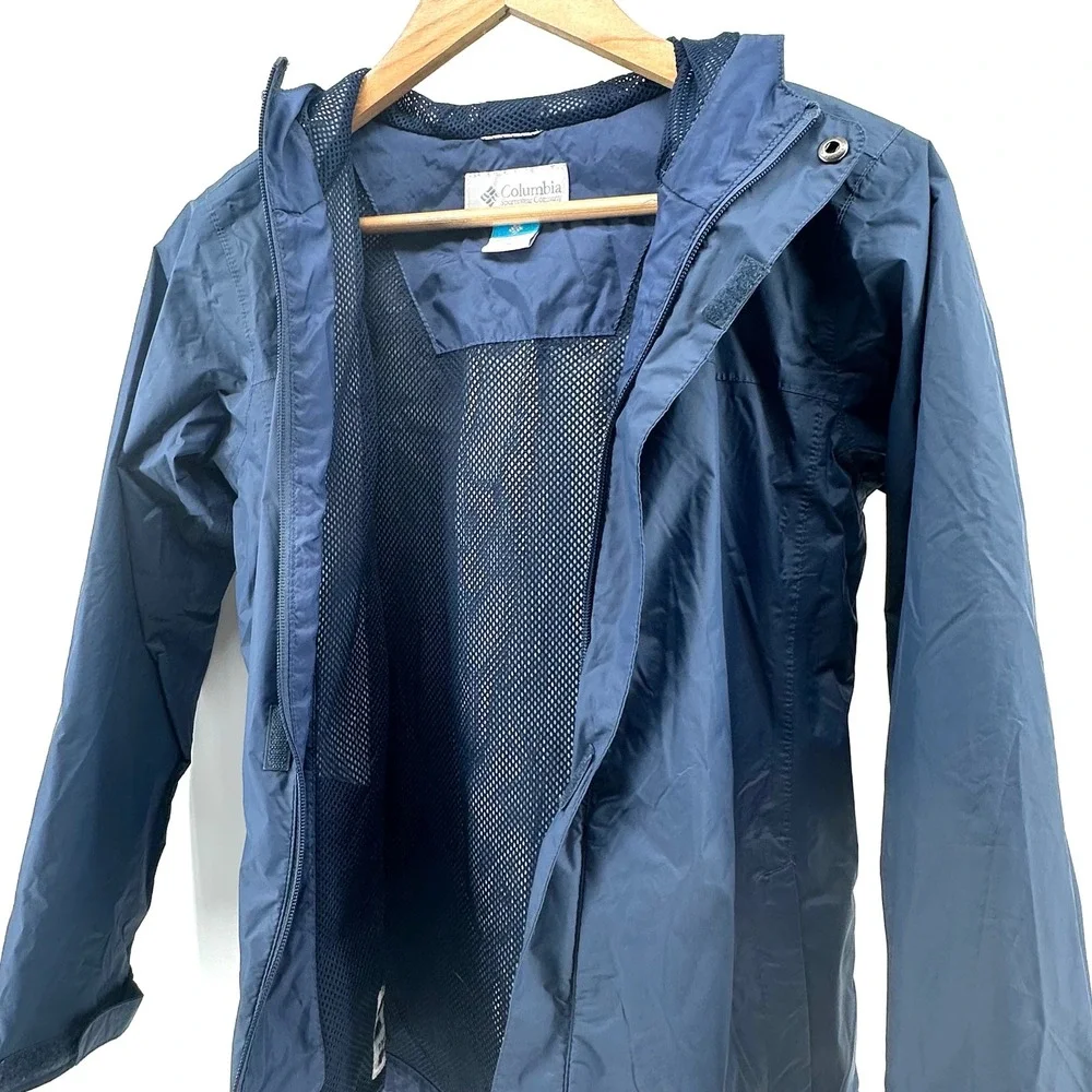 Columbia Boys Blue Omni-Tech Waterproof Rain Jacket Hooded Shell  Size M 10/12